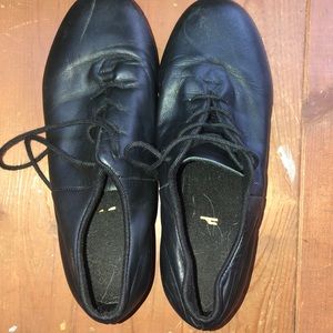 Tap shoes